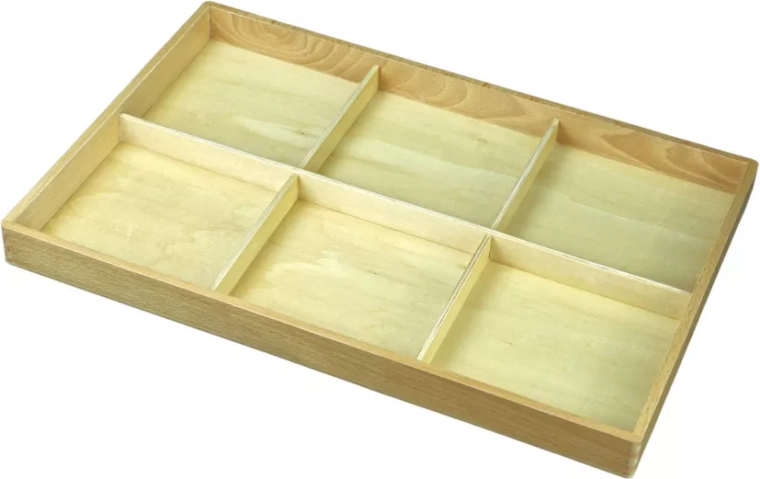 Třídicí dřevěný tác ke geometrické komodě - 1 kus
