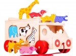 Bigjigs Toys dřevěný tahač se zvířátky a vkládačkou tvarů
